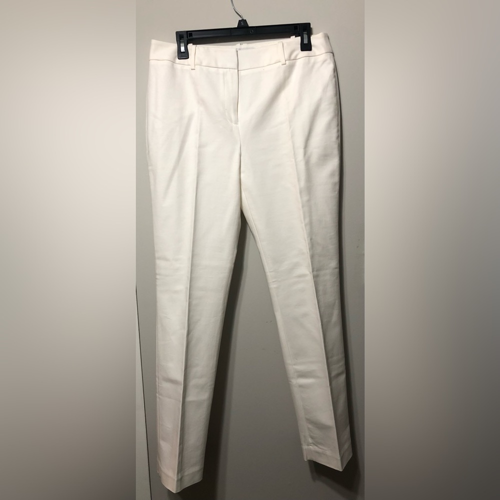 Liz Claiborne white womens pants size 8.